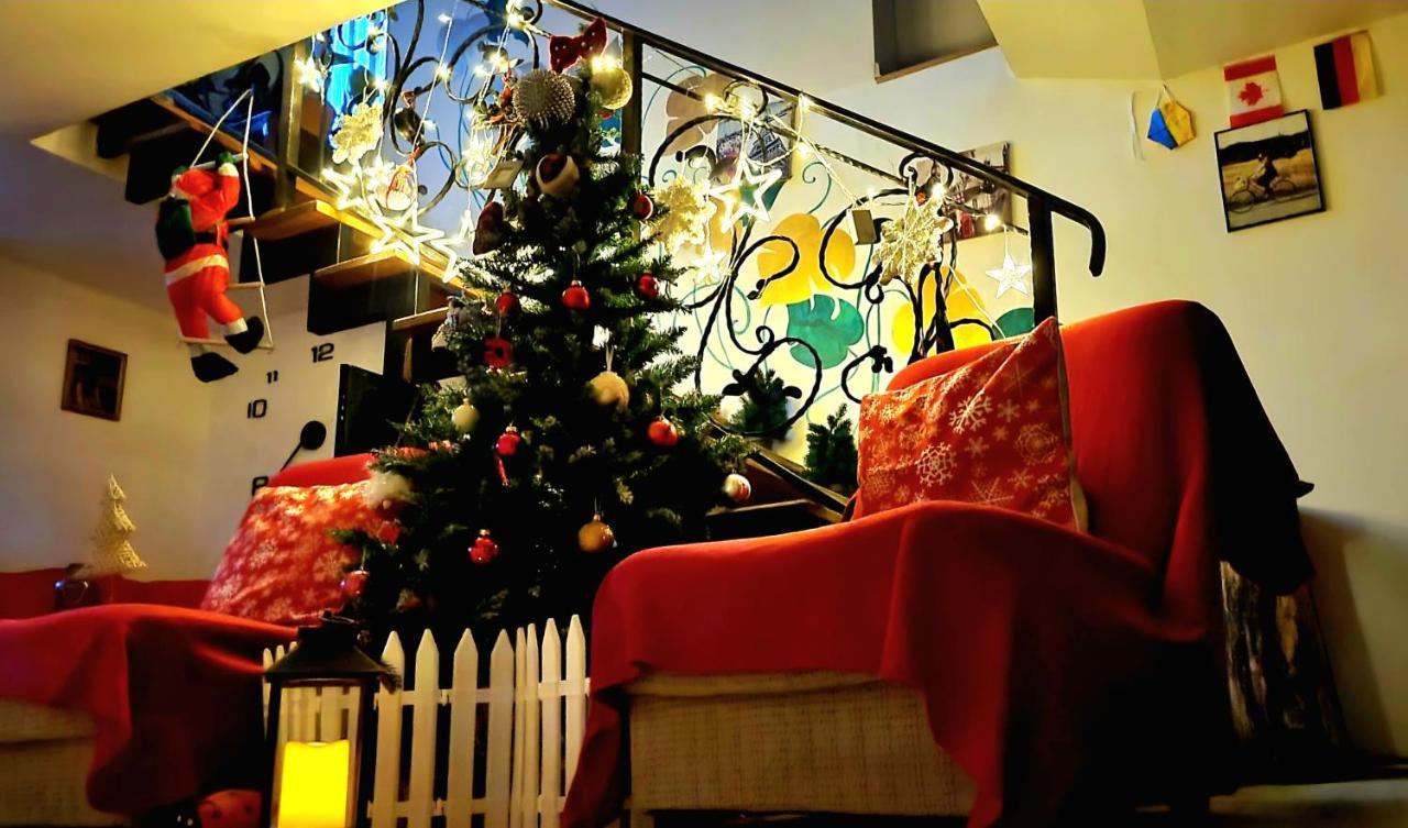 Happy Pandasn12 Hotel Borjomi Bagian luar foto