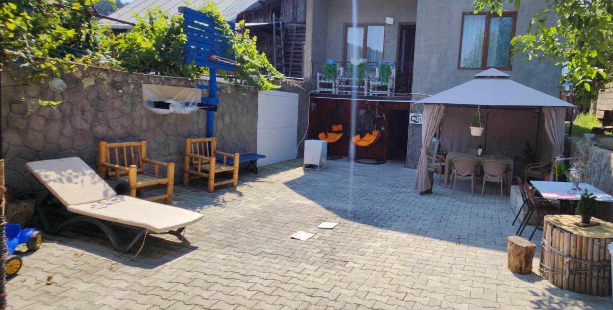 Happy Pandasn12 Hotel Borjomi Bagian luar foto