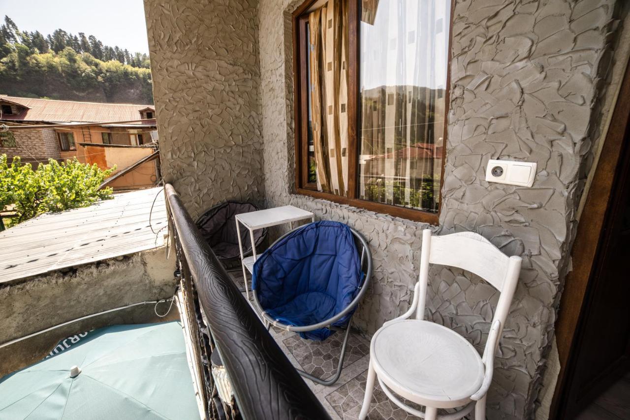 Happy Pandasn12 Hotel Borjomi Bagian luar foto