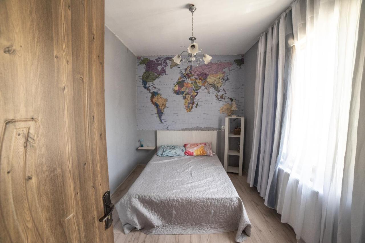 Happy Pandasn12 Hotel Borjomi Bagian luar foto